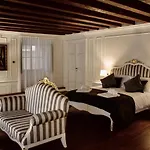 Апартаменты Cavour44 - Palazzo Canossa *