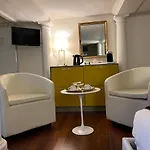 Cavour44 - Palazzo Canossa Верона