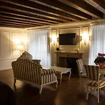 Cavour44 - Palazzo Canossa Апартаменты *