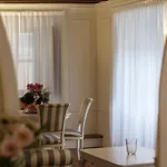 Cavour44 - Palazzo Canossa * Верона