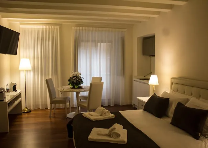 Apartament Cavour44 - Palazzo Canossa