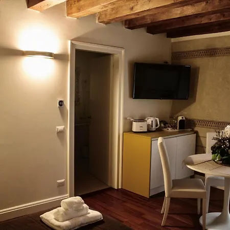 Cavour44 - Palazzo Canossa Apartment Verona