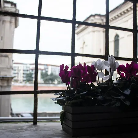 Apartment Cavour44 - Palazzo Canossa Verona