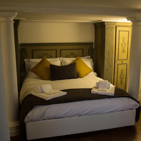 Cavour44 - Palazzo Canossa Apartment *