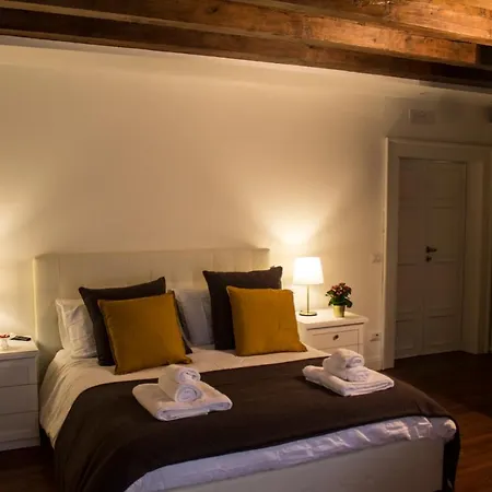 Cavour44 - Palazzo Canossa Apartment *