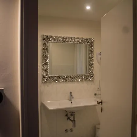 Apartment Cavour44 - Palazzo Canossa Verona