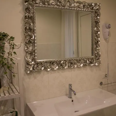 Cavour44 - Palazzo Canossa Apartment *