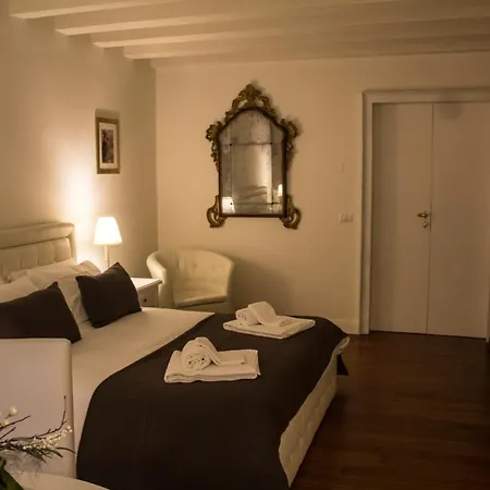 Cavour44 - Palazzo Canossa 维罗纳