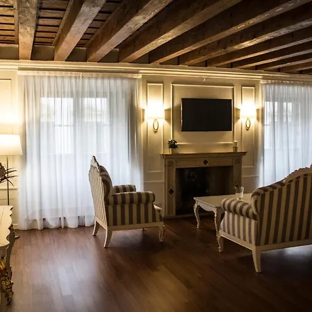Cavour44 - Palazzo Canossa * Verona
