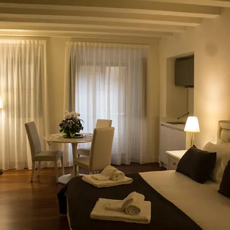 Apartman Cavour44 - Palazzo Canossa