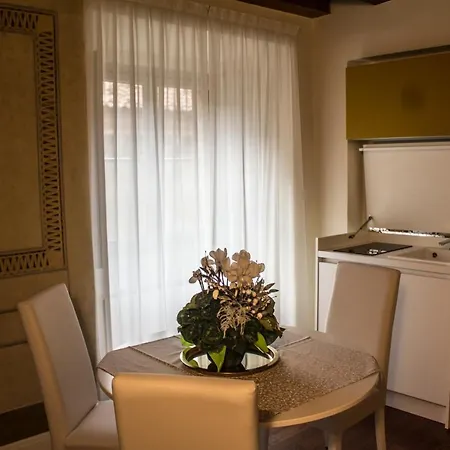 Cavour44 - Palazzo Canossa Apartment Verona