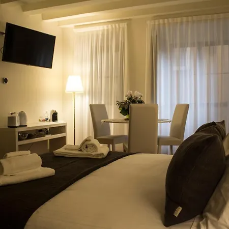Cavour44 - Palazzo Canossa Apartment Verona