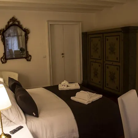 Apartment Cavour44 - Palazzo Canossa