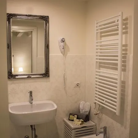 Apartment Cavour44 - Palazzo Canossa Verona