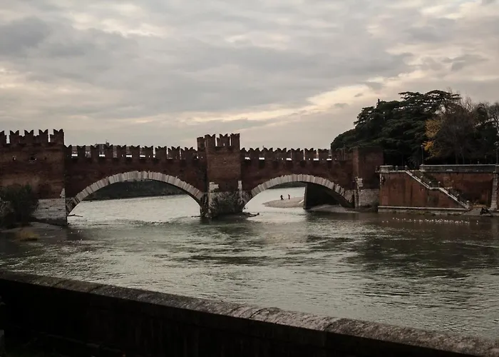 Lägenhet Cavour44 - Palazzo Canossa Verona