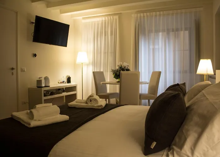 Cavour44 - Palazzo Canossa Apartment Verona
