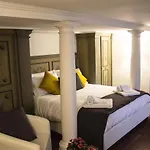 Apartment Cavour44 - Palazzo Canossa