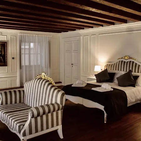 Апартаменты Cavour44 - Palazzo Canossa *