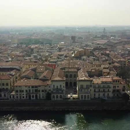 Cavour44 - Palazzo Canossa Верона