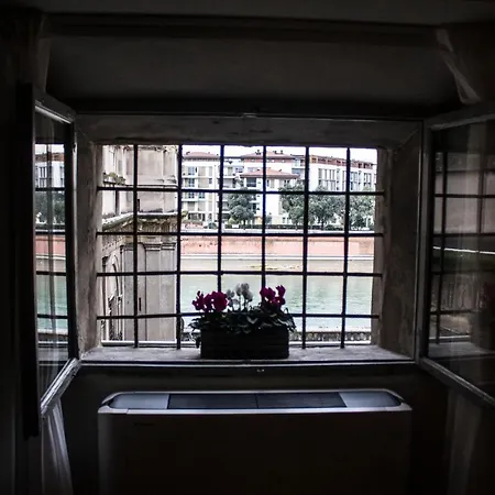 Cavour44 - Palazzo Canossa Апартаменты Верона