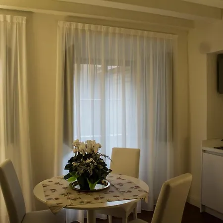 Cavour44 - Palazzo Canossa Верона