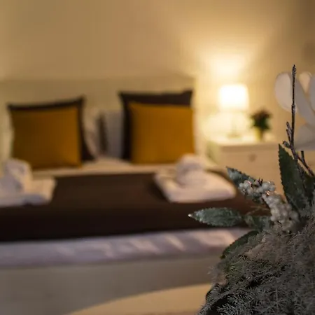 Cavour44 - Palazzo Canossa Apartment