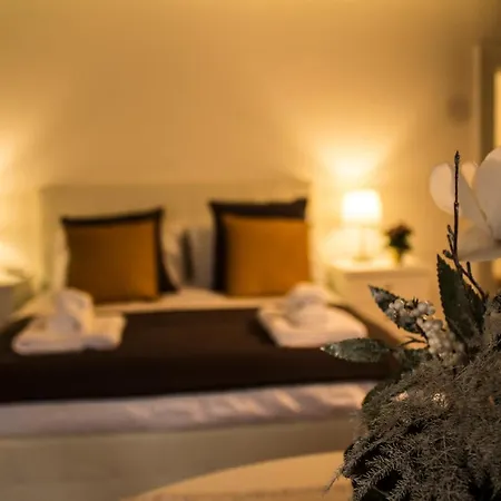 Cavour44 - Palazzo Canossa Apartment