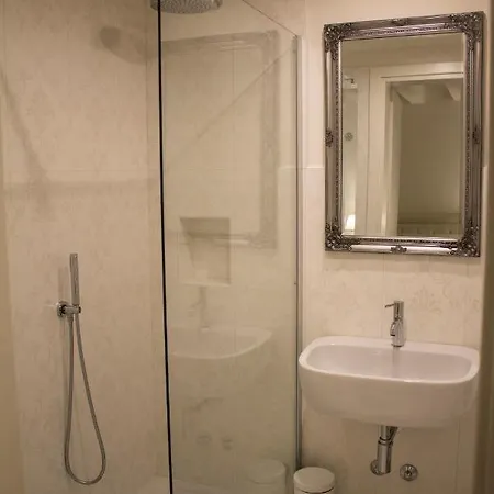 Apartment Cavour44 - Palazzo Canossa Verona