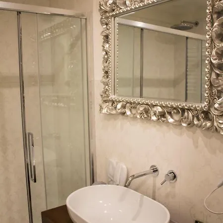 Cavour44 - Palazzo Canossa *